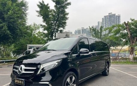 Mercedes-Benz V-Класс, 2022 год, 5 108 000 рублей, 15 фотография