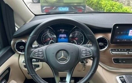 Mercedes-Benz V-Класс, 2022 год, 5 108 000 рублей, 2 фотография
