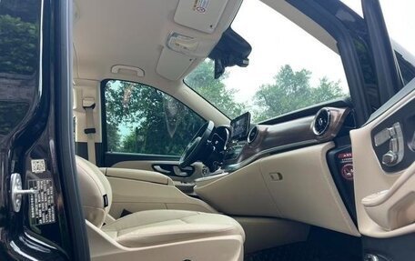 Mercedes-Benz V-Класс, 2022 год, 5 108 000 рублей, 9 фотография