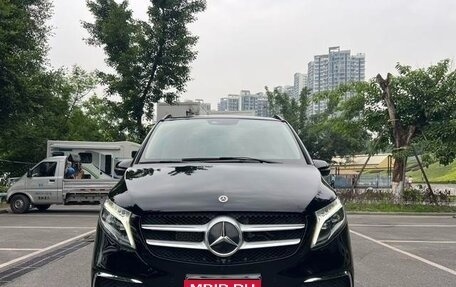 Mercedes-Benz V-Класс, 2022 год, 5 108 000 рублей, 3 фотография