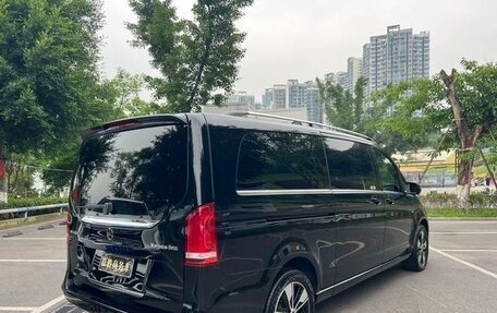 Mercedes-Benz V-Класс, 2022 год, 5 108 000 рублей, 28 фотография