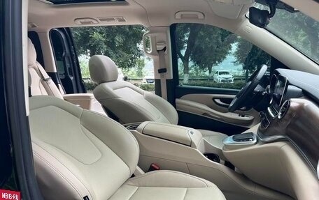 Mercedes-Benz V-Класс, 2022 год, 5 108 000 рублей, 27 фотография