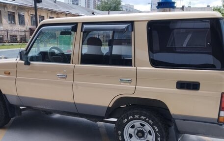 Toyota Land Cruiser 70, 1993 год, 1 650 000 рублей, 2 фотография