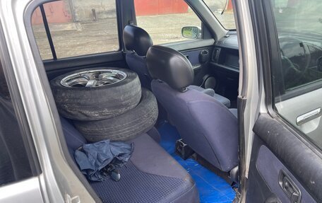 Nissan Cube II, 2001 год, 117 000 рублей, 8 фотография