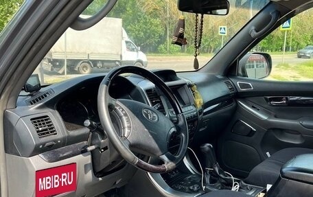 Toyota Land Cruiser Prado 120 рестайлинг, 2008 год, 2 350 000 рублей, 2 фотография