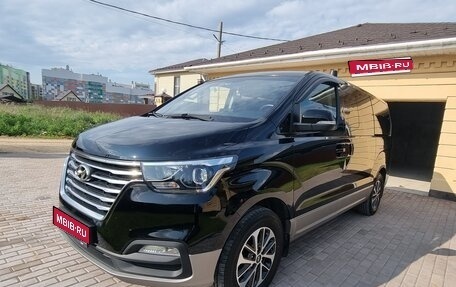 Hyundai Grand Starex Grand Starex I рестайлинг 2, 2019 год, 6 300 000 рублей, 1 фотография
