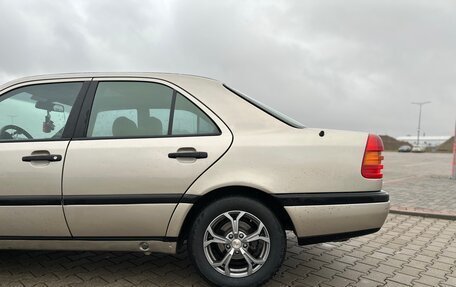 Mercedes-Benz C-Класс, 1994 год, 610 000 рублей, 7 фотография