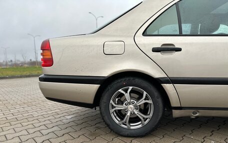 Mercedes-Benz C-Класс, 1994 год, 610 000 рублей, 10 фотография