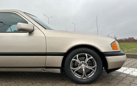 Mercedes-Benz C-Класс, 1994 год, 610 000 рублей, 9 фотография