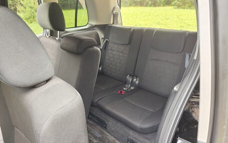 Toyota ISis I, 2011 год, 1 385 000 рублей, 13 фотография