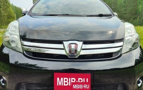Toyota ISis I, 2011 год, 1 385 000 рублей, 2 фотография