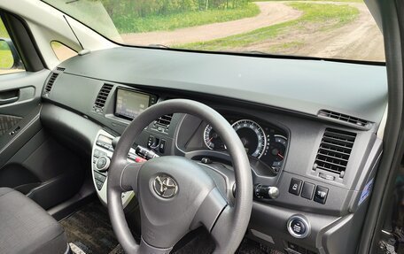 Toyota ISis I, 2011 год, 1 385 000 рублей, 15 фотография