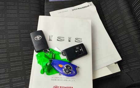 Toyota ISis I, 2011 год, 1 385 000 рублей, 34 фотография