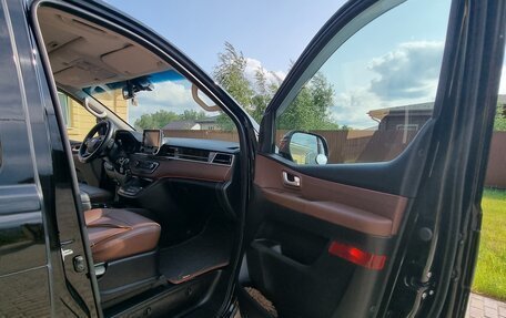 Hyundai Grand Starex Grand Starex I рестайлинг 2, 2019 год, 6 300 000 рублей, 3 фотография