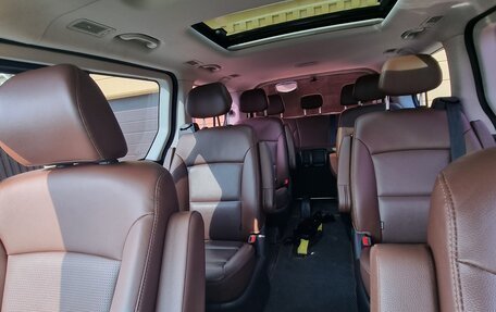 Hyundai Grand Starex Grand Starex I рестайлинг 2, 2019 год, 6 300 000 рублей, 12 фотография