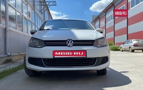 Volkswagen Polo VI (EU Market), 2014 год, 560 000 рублей, 2 фотография