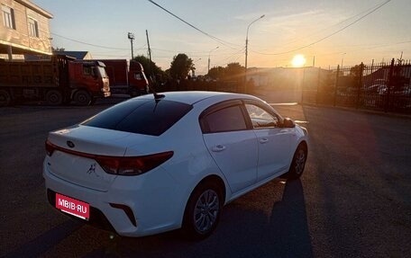 KIA Rio IV, 2020 год, 1 195 000 рублей, 3 фотография