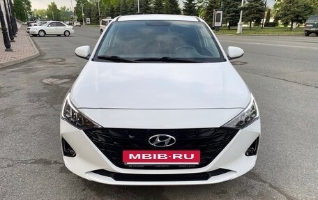 Hyundai Solaris II рестайлинг, 2022 год, 1 950 000 рублей, 3 фотография