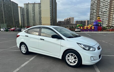 Hyundai Solaris II рестайлинг, 2014 год, 699 999 рублей, 5 фотография