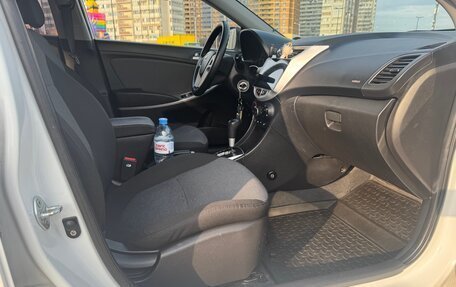 Hyundai Solaris II рестайлинг, 2014 год, 699 999 рублей, 30 фотография
