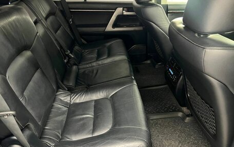 Toyota Land Cruiser 200, 2011 год, 3 990 000 рублей, 10 фотография