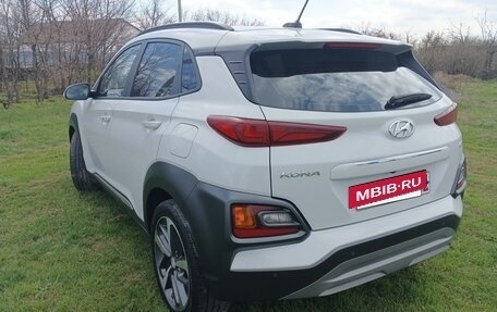 Hyundai Kona I, 2018 год, 2 300 000 рублей, 6 фотография