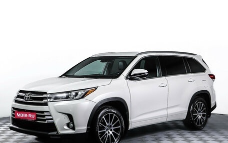 Toyota Highlander III, 2019 год, 3 375 000 рублей, 1 фотография
