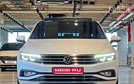 Volkswagen Passat B8 рестайлинг, 2021 год, 2 349 000 рублей, 2 фотография