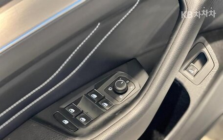Volkswagen Passat B8 рестайлинг, 2021 год, 2 349 000 рублей, 15 фотография