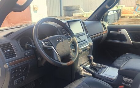 Toyota Land Cruiser 200, 2017 год, 8 000 000 рублей, 5 фотография