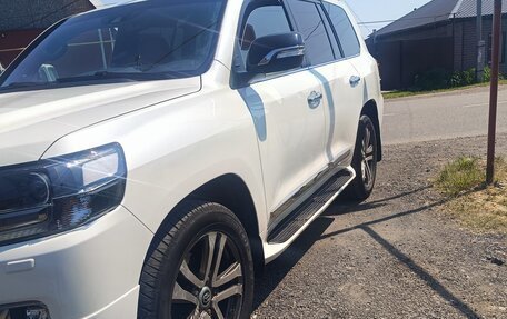 Toyota Land Cruiser 200, 2017 год, 8 000 000 рублей, 16 фотография