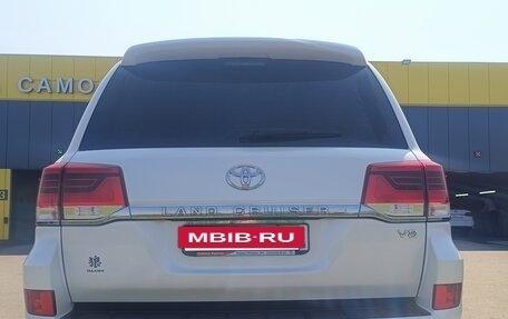 Toyota Land Cruiser 200, 2017 год, 8 000 000 рублей, 19 фотография