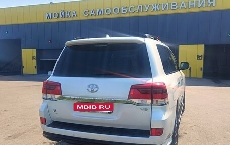 Toyota Land Cruiser 200, 2017 год, 8 000 000 рублей, 18 фотография