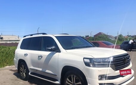 Toyota Land Cruiser 200, 2017 год, 8 000 000 рублей, 23 фотография