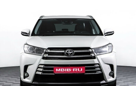 Toyota Highlander III, 2019 год, 3 375 000 рублей, 2 фотография