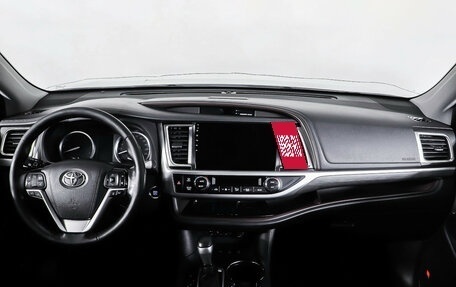 Toyota Highlander III, 2019 год, 3 375 000 рублей, 14 фотография