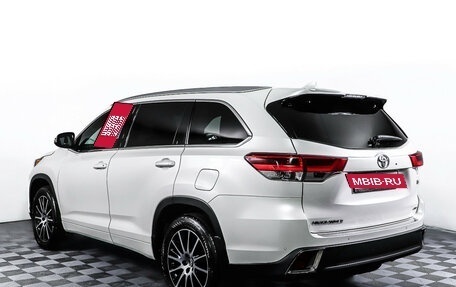 Toyota Highlander III, 2019 год, 3 375 000 рублей, 7 фотография