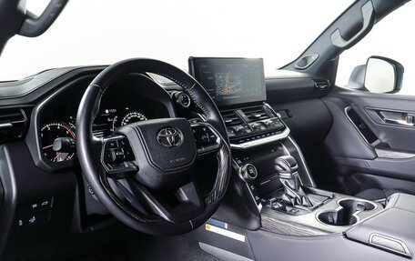 Toyota Land Cruiser, 2023 год, 11 599 000 рублей, 15 фотография