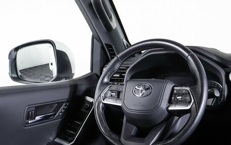 Toyota Land Cruiser, 2023 год, 11 599 000 рублей, 17 фотография