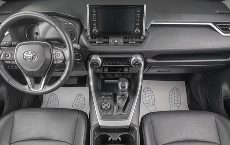 Toyota RAV4, 2021 год, 4 399 000 рублей, 6 фотография