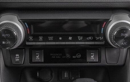 Toyota RAV4, 2021 год, 4 399 000 рублей, 13 фотография