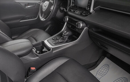 Toyota RAV4, 2021 год, 4 399 000 рублей, 17 фотография