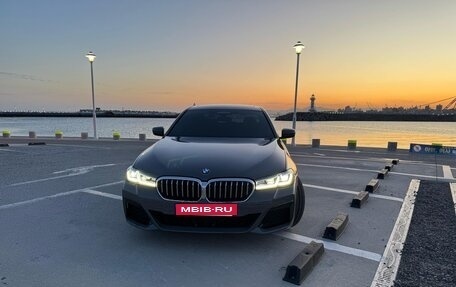 BMW 5 серия, 2022 год, 3 850 000 рублей, 2 фотография