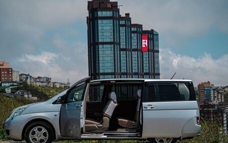 Toyota ISis I, 2005 год, 750 000 рублей, 2 фотография