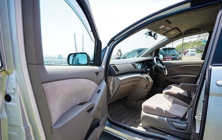 Toyota ISis I, 2005 год, 750 000 рублей, 13 фотография