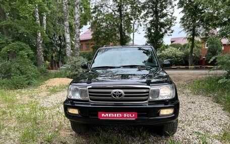 Toyota Land Cruiser 100 рестайлинг 2, 2006 год, 2 500 000 рублей, 1 фотография