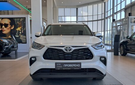 Toyota Highlander, 2022 год, 5 570 000 рублей, 2 фотография