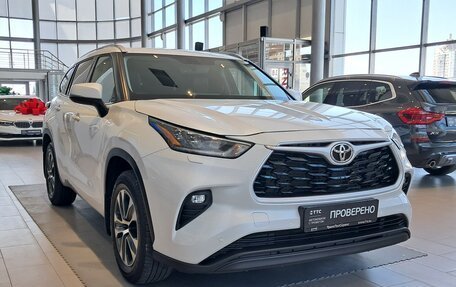 Toyota Highlander, 2022 год, 5 570 000 рублей, 3 фотография