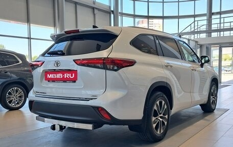 Toyota Highlander, 2022 год, 5 570 000 рублей, 6 фотография