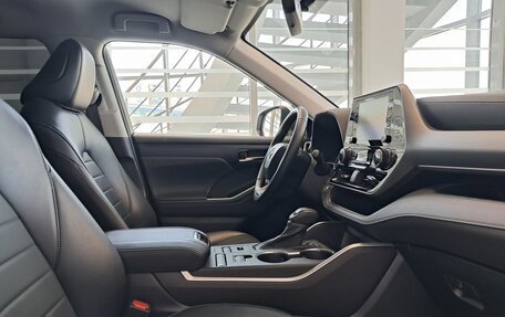 Toyota Highlander, 2022 год, 5 570 000 рублей, 13 фотография